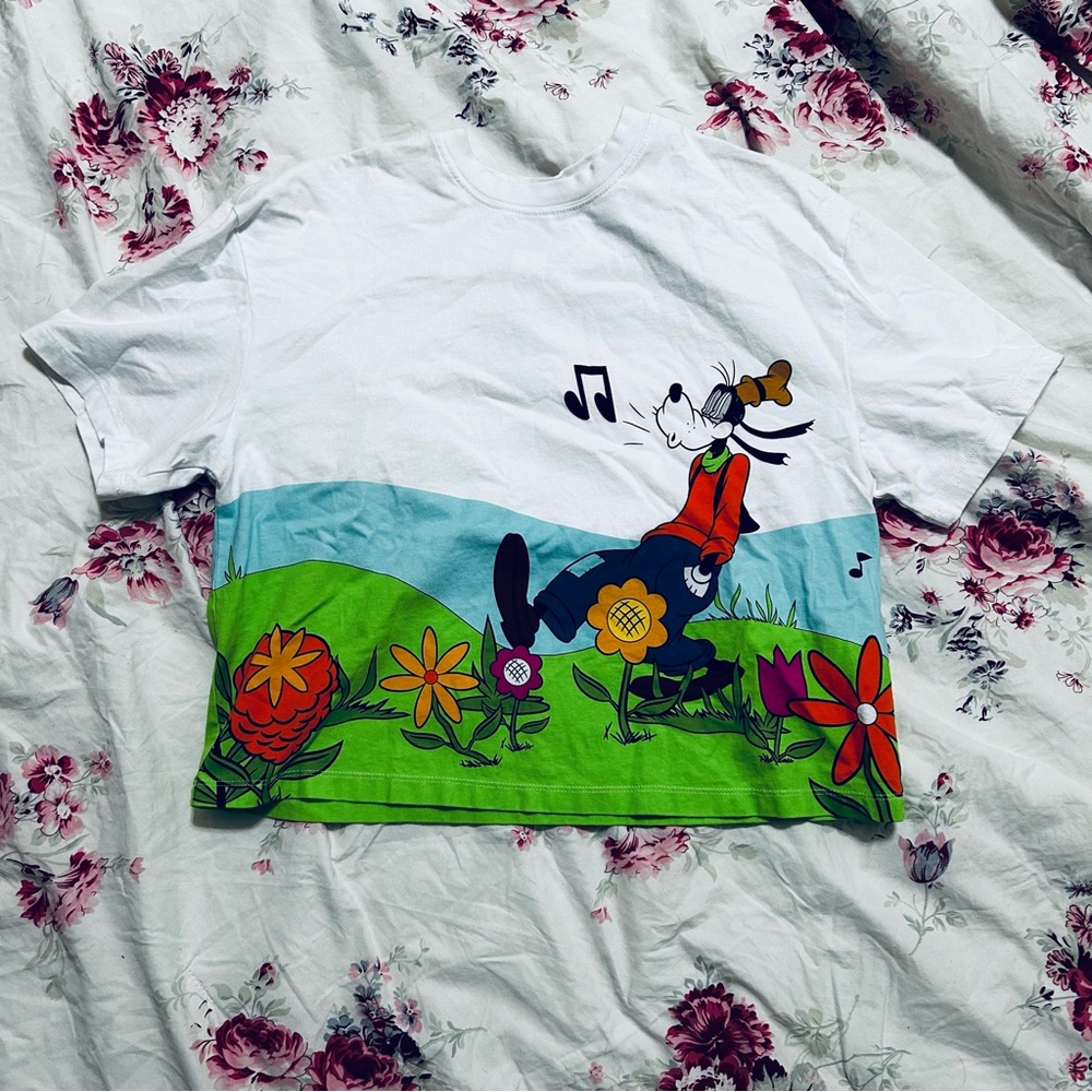 ▪️6/$25▪️ Disney Graphic Boxy T-Shirt